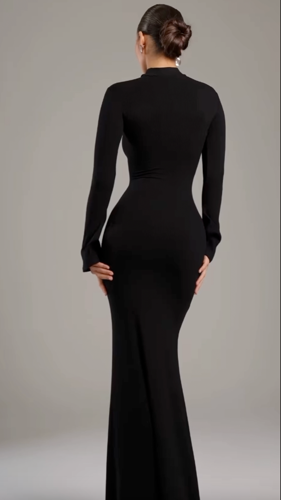 Noire｜Turtleneck Maxi Dress
