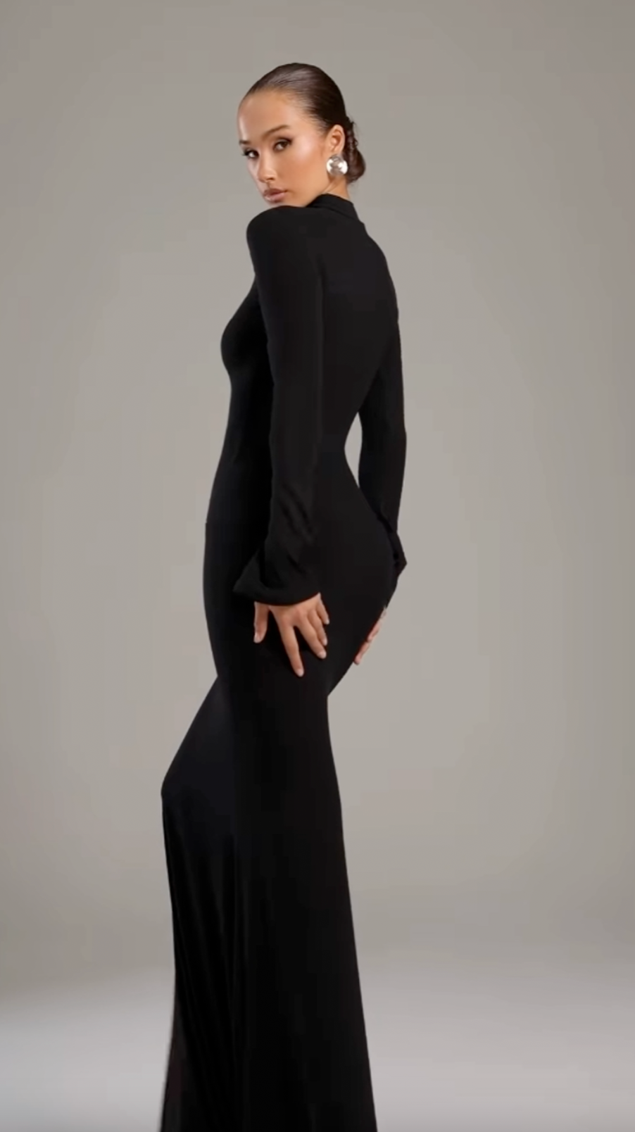 Noire｜Turtleneck Maxi Dress