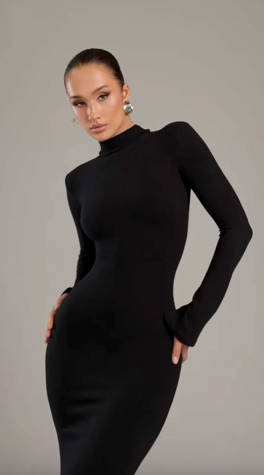 Noire｜Turtleneck Maxi Dress